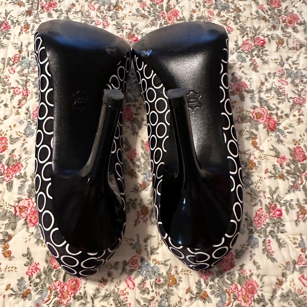 Jessica Simpson Heels - Picture 6 of 6